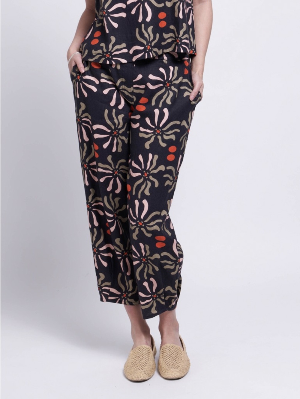 Foil Linen Tapered Leg Floral Print Crop